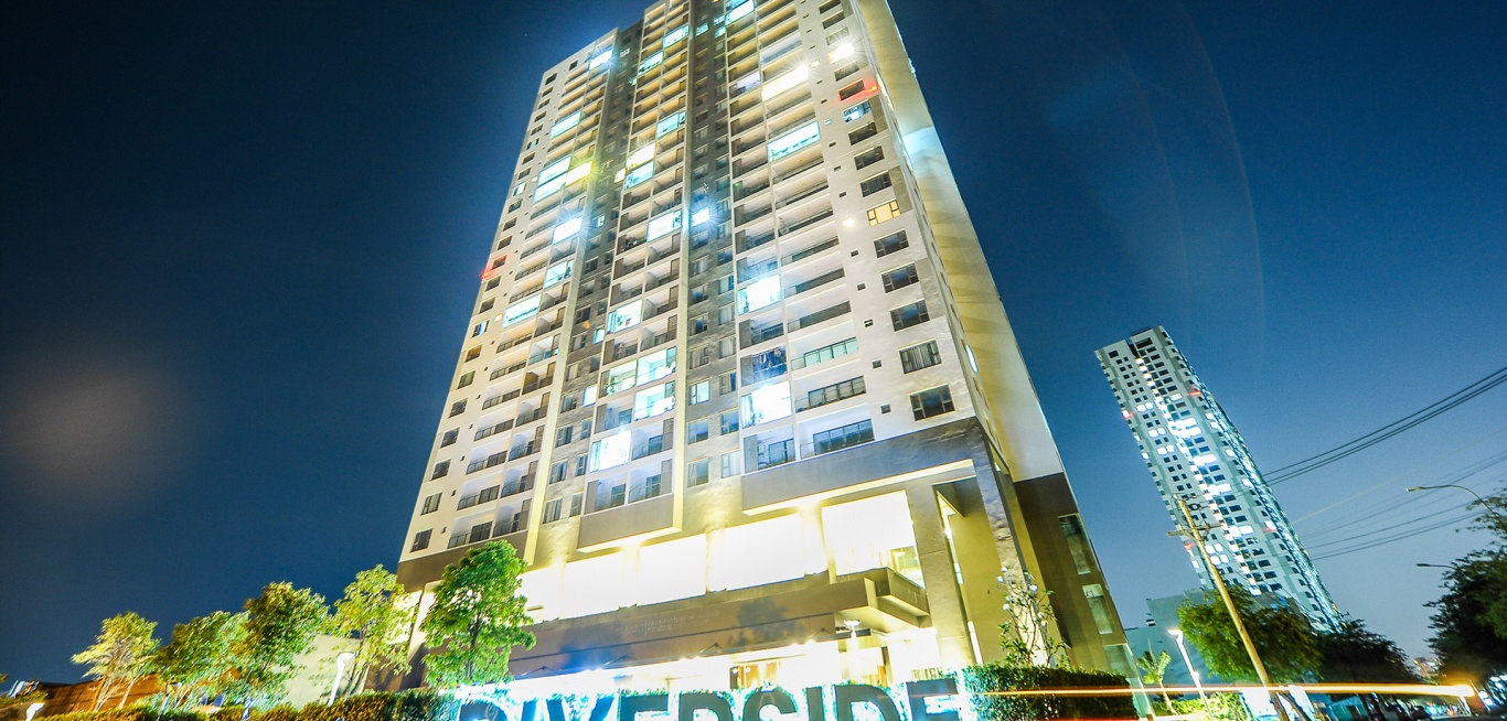THE RIVERSIDE